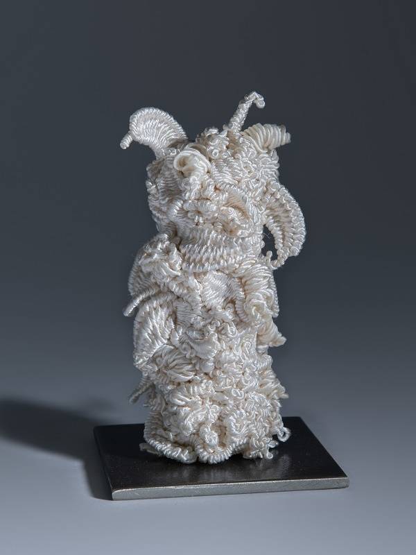 Textile sculptures Sabine Halm Oscar white